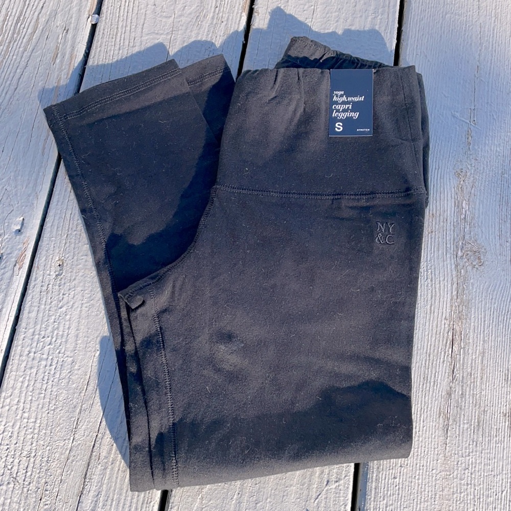 New with tags! New York & company Capri leggings